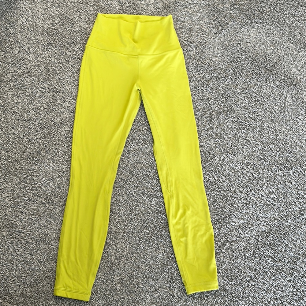 Align leggings size 4. Inseam 25